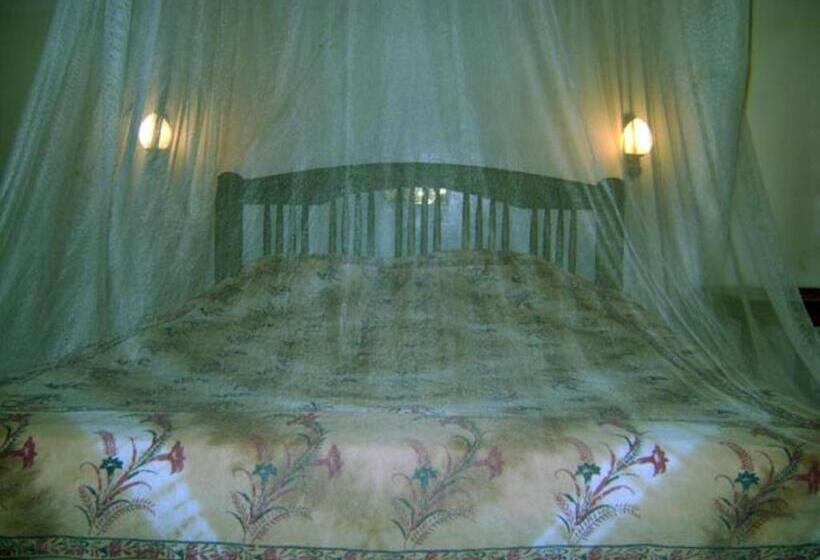 Habitació Triple Estàndard amb Balcó, Palm Garden S