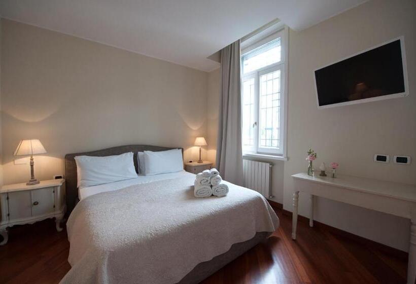 디럭스 트리플 룸, Thea   Centro Storico