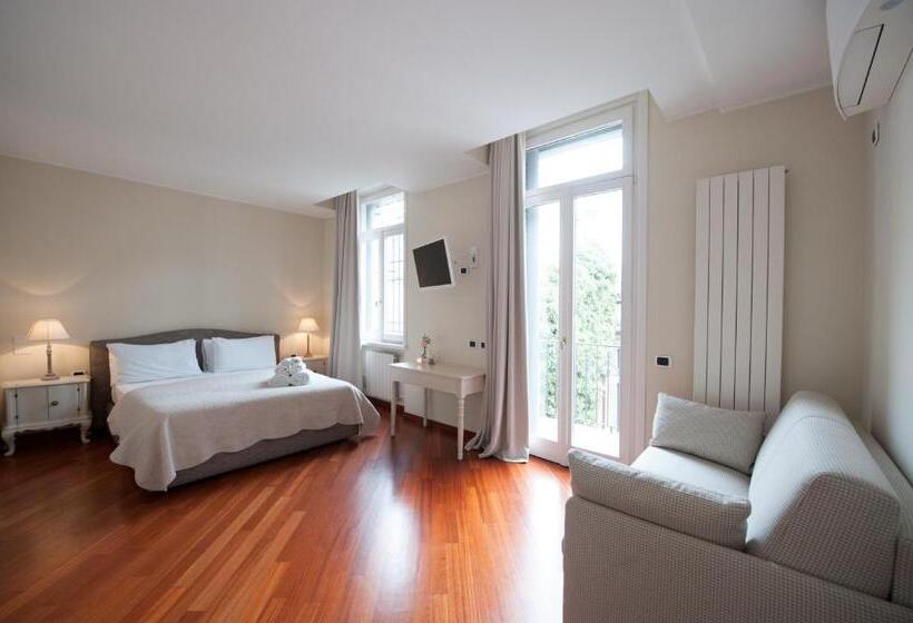 디럭스 트리플 룸, Thea   Centro Storico