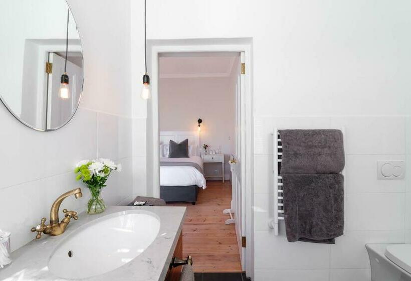 패밀리 룸, Whispering Oaks Guest House