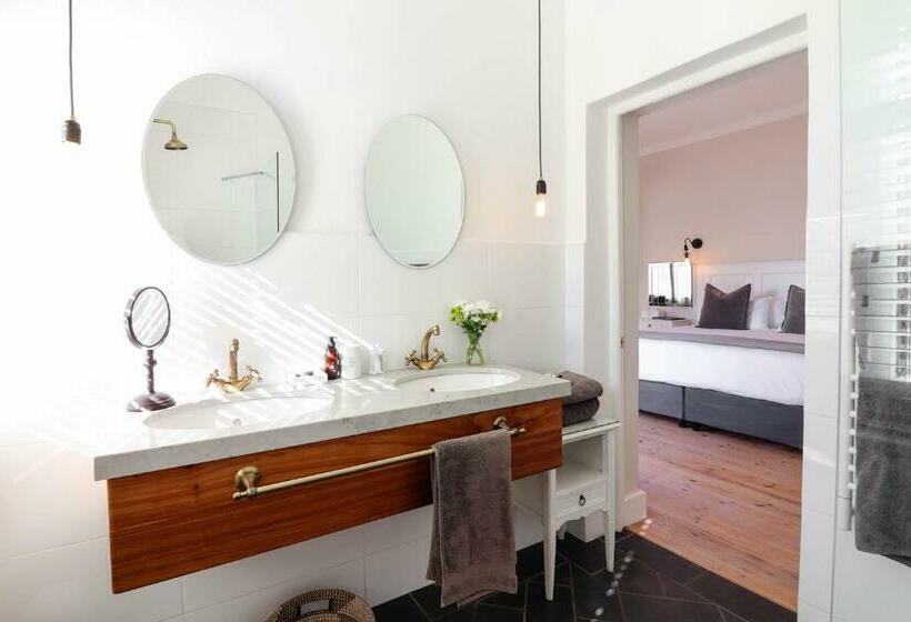 패밀리 룸, Whispering Oaks Guest House