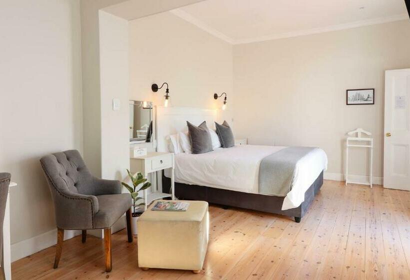 패밀리 룸, Whispering Oaks Guest House