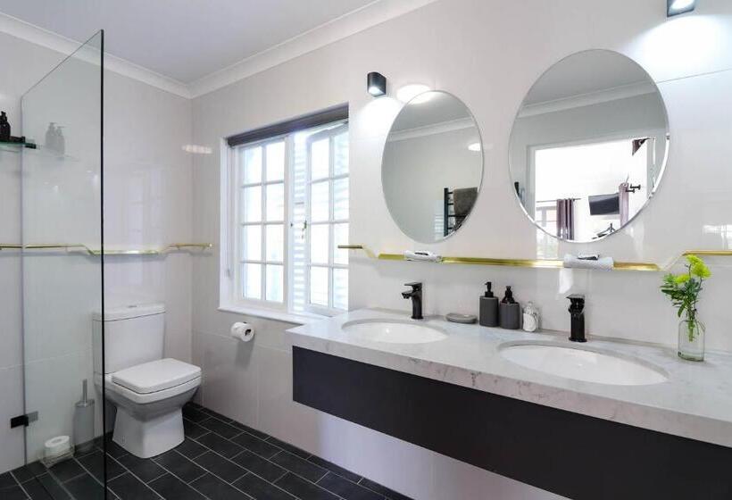 스탠다드 룸, Whispering Oaks Guest House