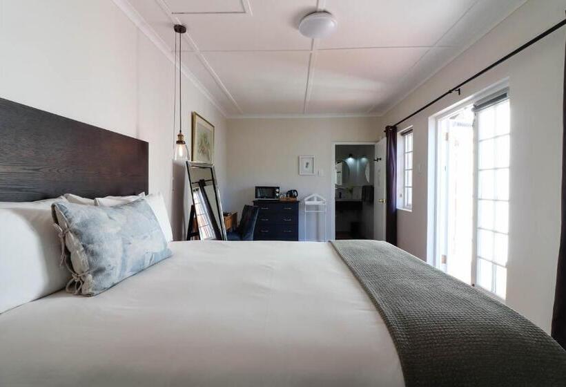 스탠다드 룸, Whispering Oaks Guest House