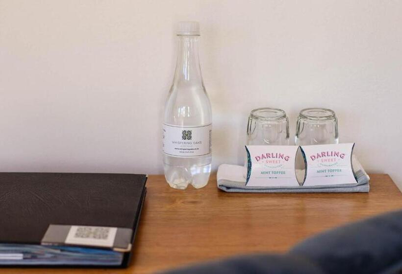 스탠다드 룸, Whispering Oaks Guest House