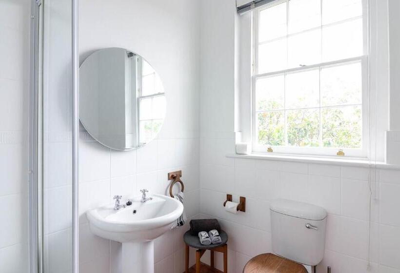 패밀리 룸, Whispering Oaks Guest House