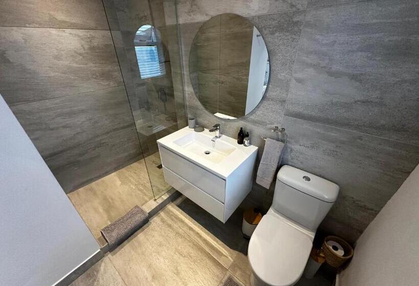 기본룸, Whispering Oaks Guest House