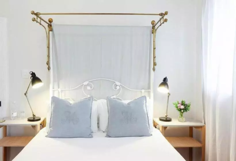 デラックスルーム, Whispering Oaks Guest House