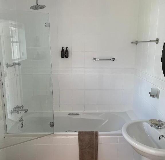 스탠다드 룸, Whispering Oaks Guest House