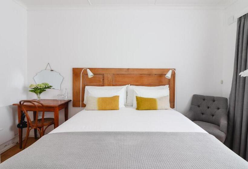 Номер Стандарт, Whispering Oaks Guest House