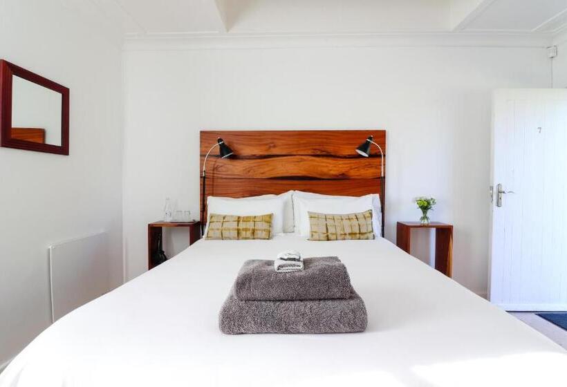 스탠다드 룸, Whispering Oaks Guest House