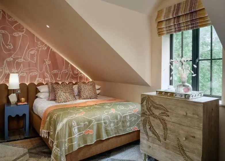 エコノミールーム, The Tempus at Charlton Hall Estate