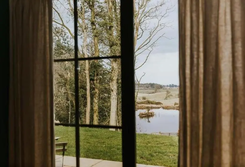 キングサイズベッドのスーペリアルーム, The Tempus at Charlton Hall Estate