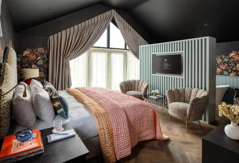 庭の見えるジュニアスイート, The Tempus at Charlton Hall Estate