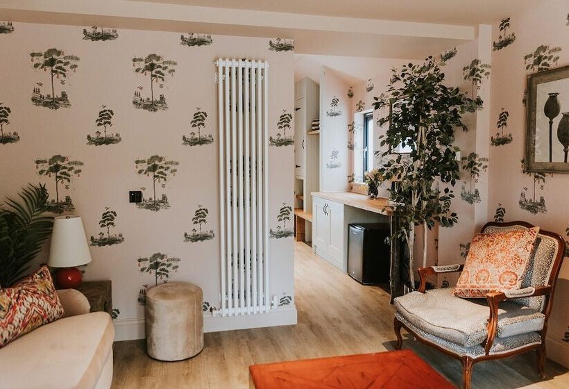 Номер Стандарт, Charlton Hall At Charlton Hall Estate