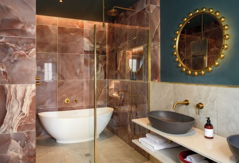 Люкс, Charlton Hall At Charlton Hall Estate