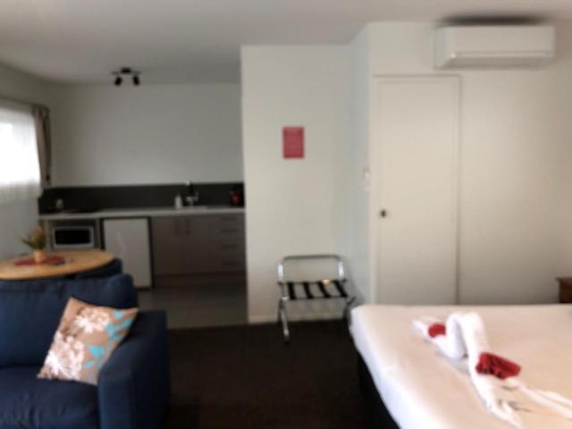 Студия Стандарт, Coachman Motel