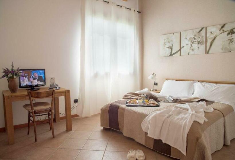 带花园景观的标准三人间, Agriturismo Ai Carpini