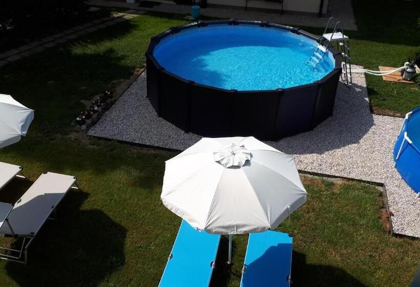 带花园景观的古典房间, Agriturismo Ai Carpini