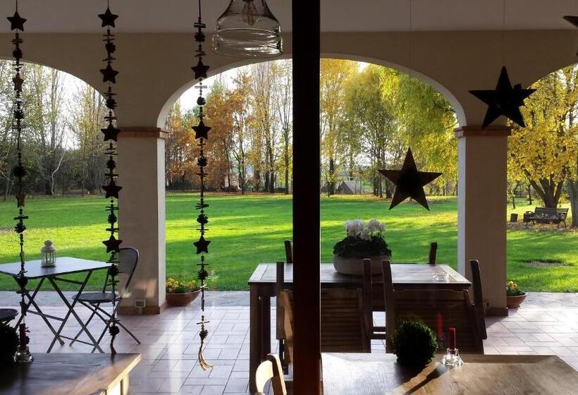 带花园景观的古典房间, Agriturismo Ai Carpini