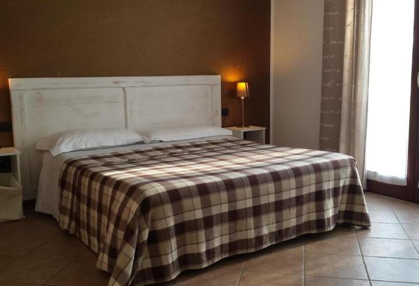 带花园景观的古典房间, Agriturismo Ai Carpini