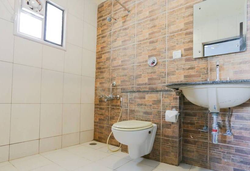 Номер Deluxe, Treebo Trip Cynosure Suites