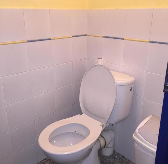 غرفة قياسية حمام مشترك, Moderne