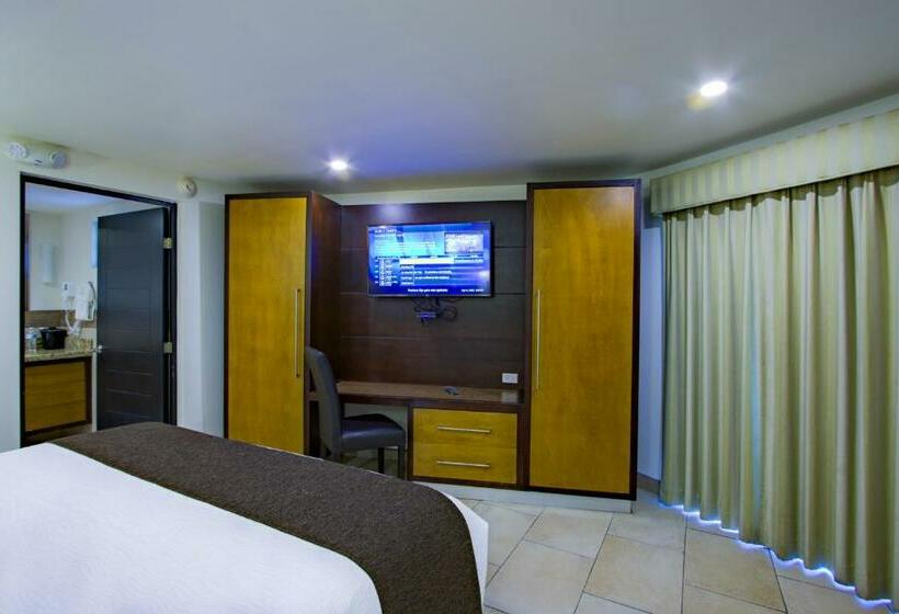 סוויטת ג'וניור, La Pinta