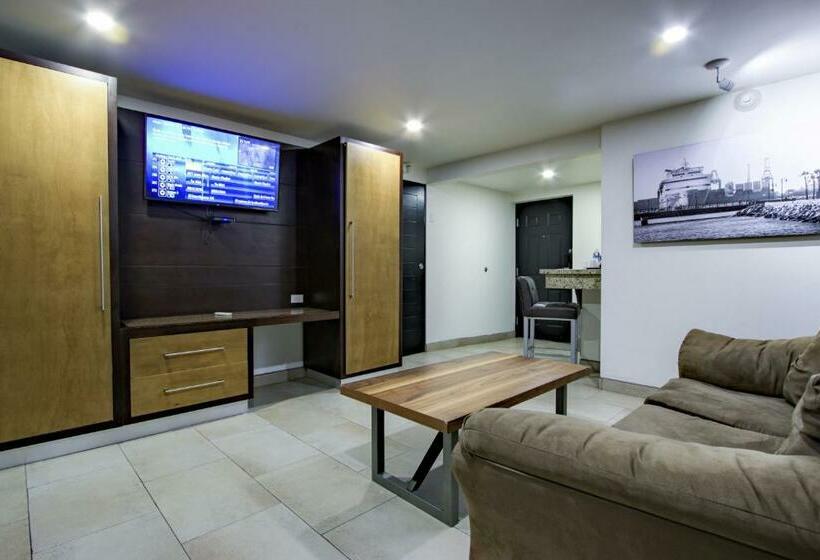 סוויטת ג'וניור, La Pinta