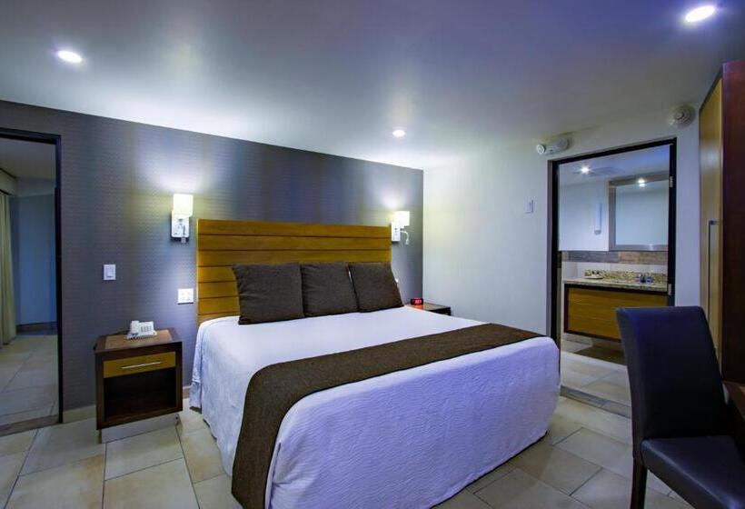 סוויטה משפחתית, La Pinta