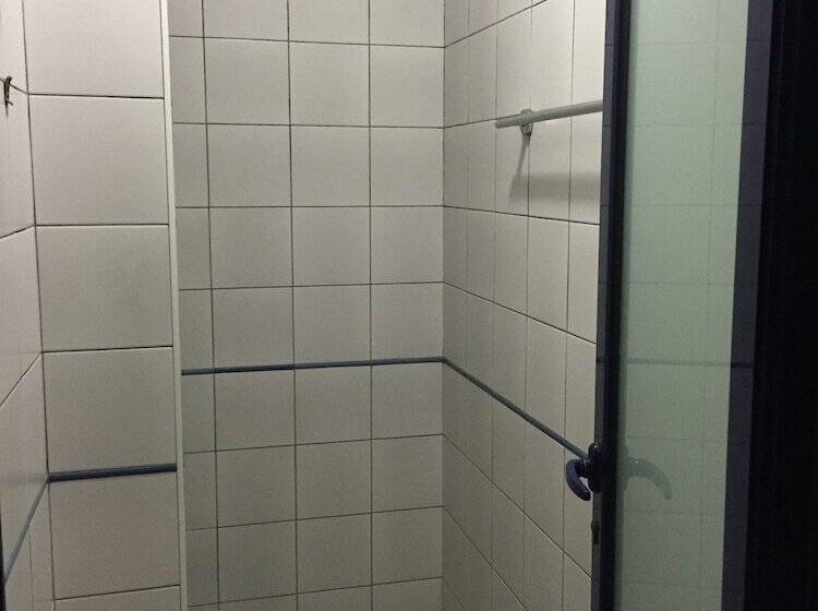 غرفة قياسية حمام مشترك, Moderne