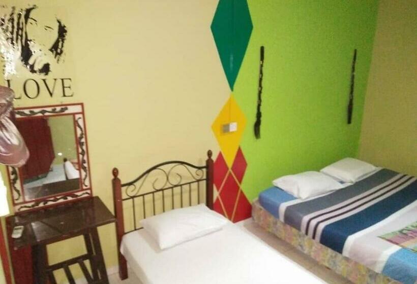 Standard Triple Room, Nazri Nipah Camp