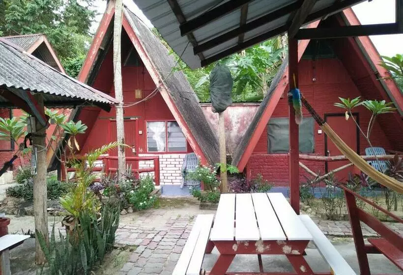 Standard-huone, Nazri Nipah Camp