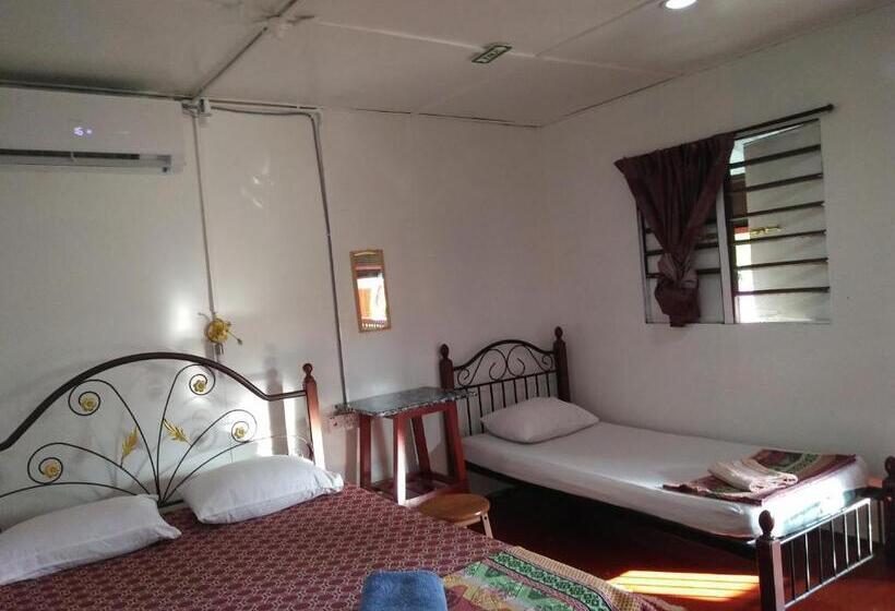 Standard Triple Room, Nazri Nipah Camp