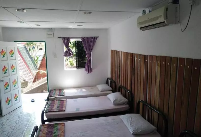 Perhehuone, Nazri Nipah Camp