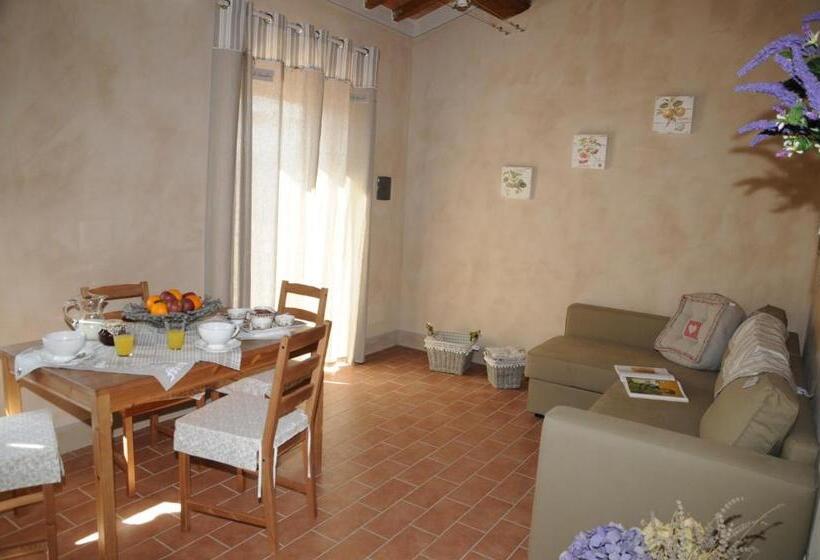 דירת 2 חדרי שינה עם נוף לבריכה, Podere Calledro