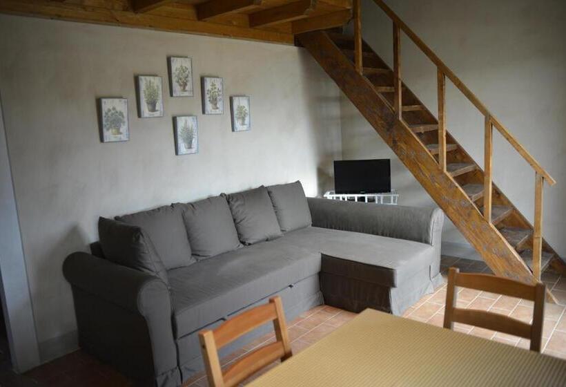 带泳池景观及2个卧室的公寓, Podere Calledro