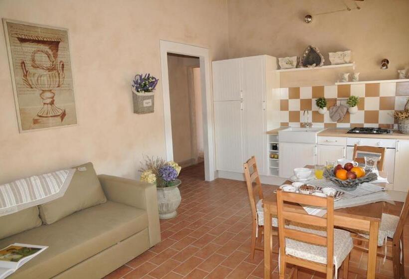 דירת 2 חדרי שינה עם נוף לבריכה, Podere Calledro