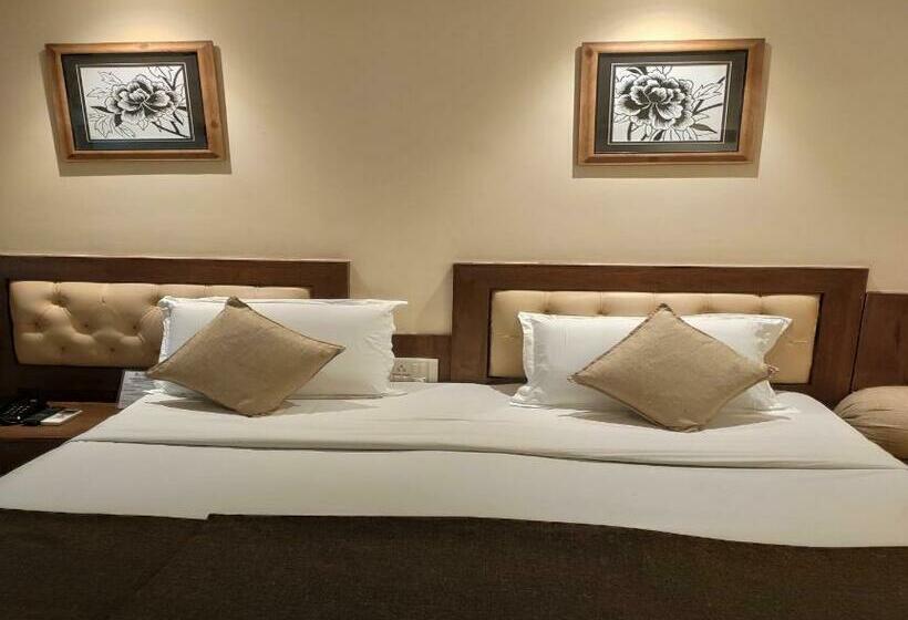 Quarto Executivo, Pushpak