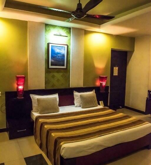 Cameră Deluxe, Pushpak