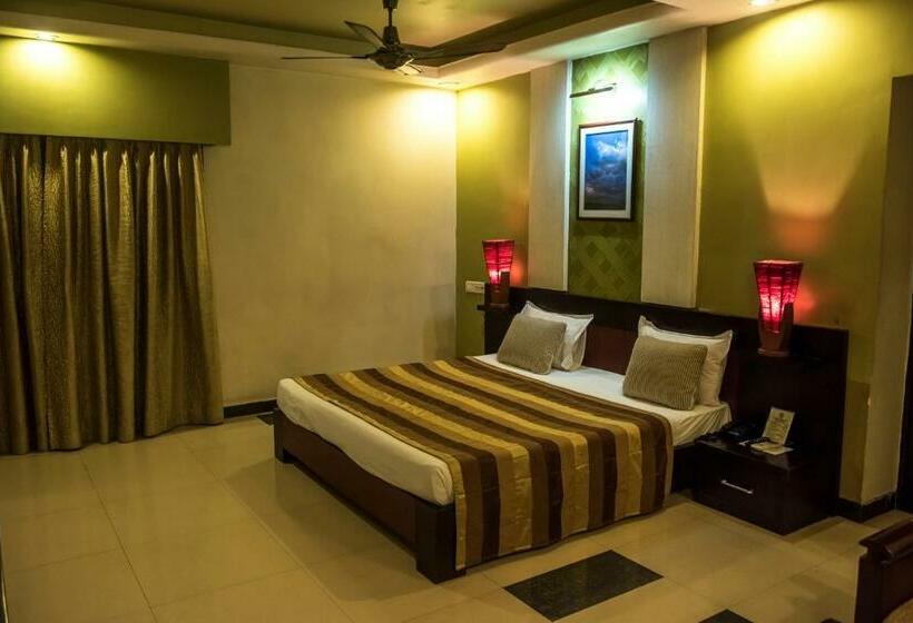 Cameră Deluxe, Pushpak