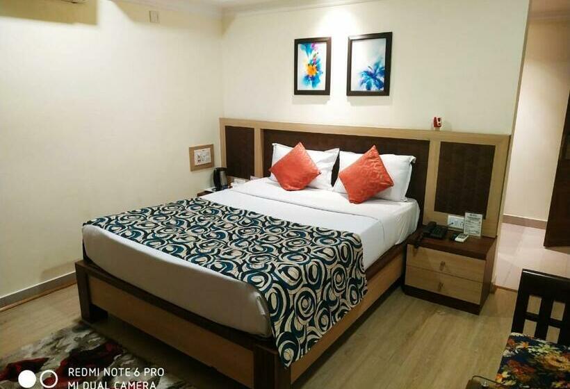 Cameră Deluxe, Pushpak