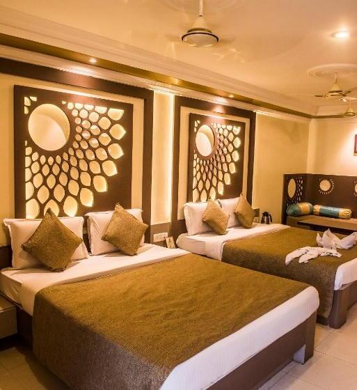 Cameră Familiară, Pushpak