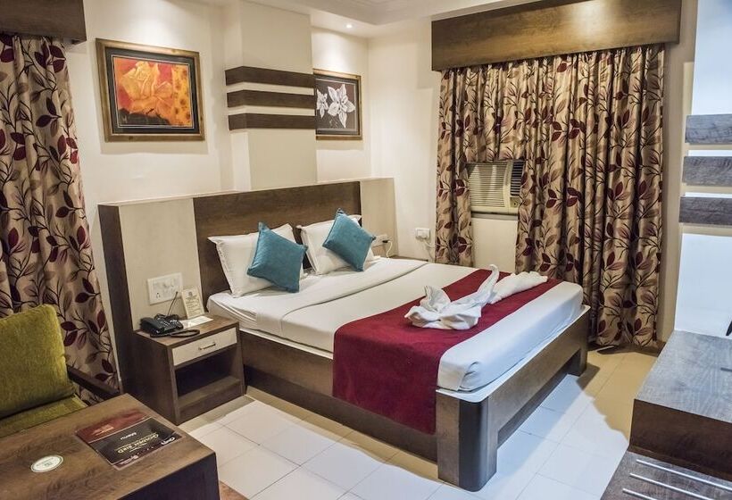 Cameră Deluxe, Pushpak