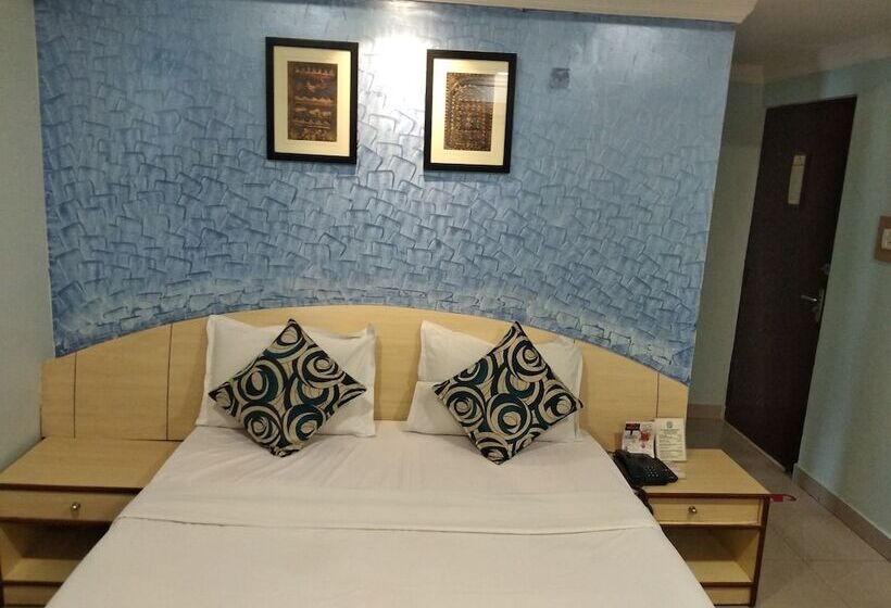 Quarto Deluxe, Pushpak