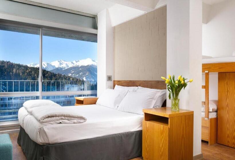 חדר קלאסי לארבעה, Th Marilleva