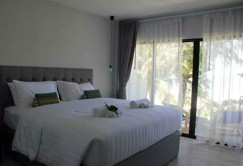 اتاق سوپریور با چشم‌انداز دریا, Thai Kamala Beach Front