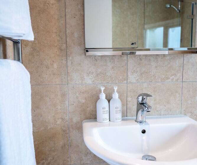 Номер Стандарт, The Bridge