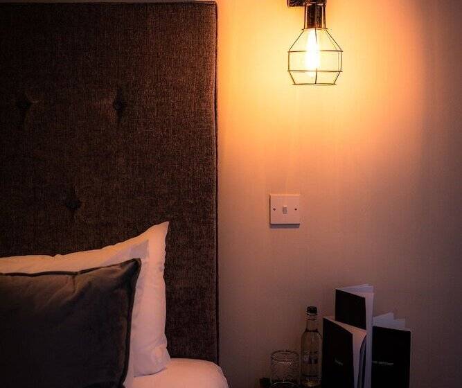 Номер Стандарт, The Bridge