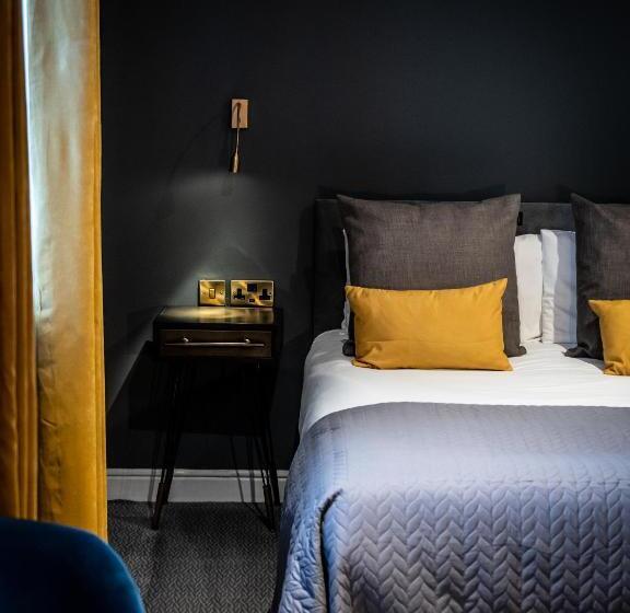 Номер Deluxe, The Bridge